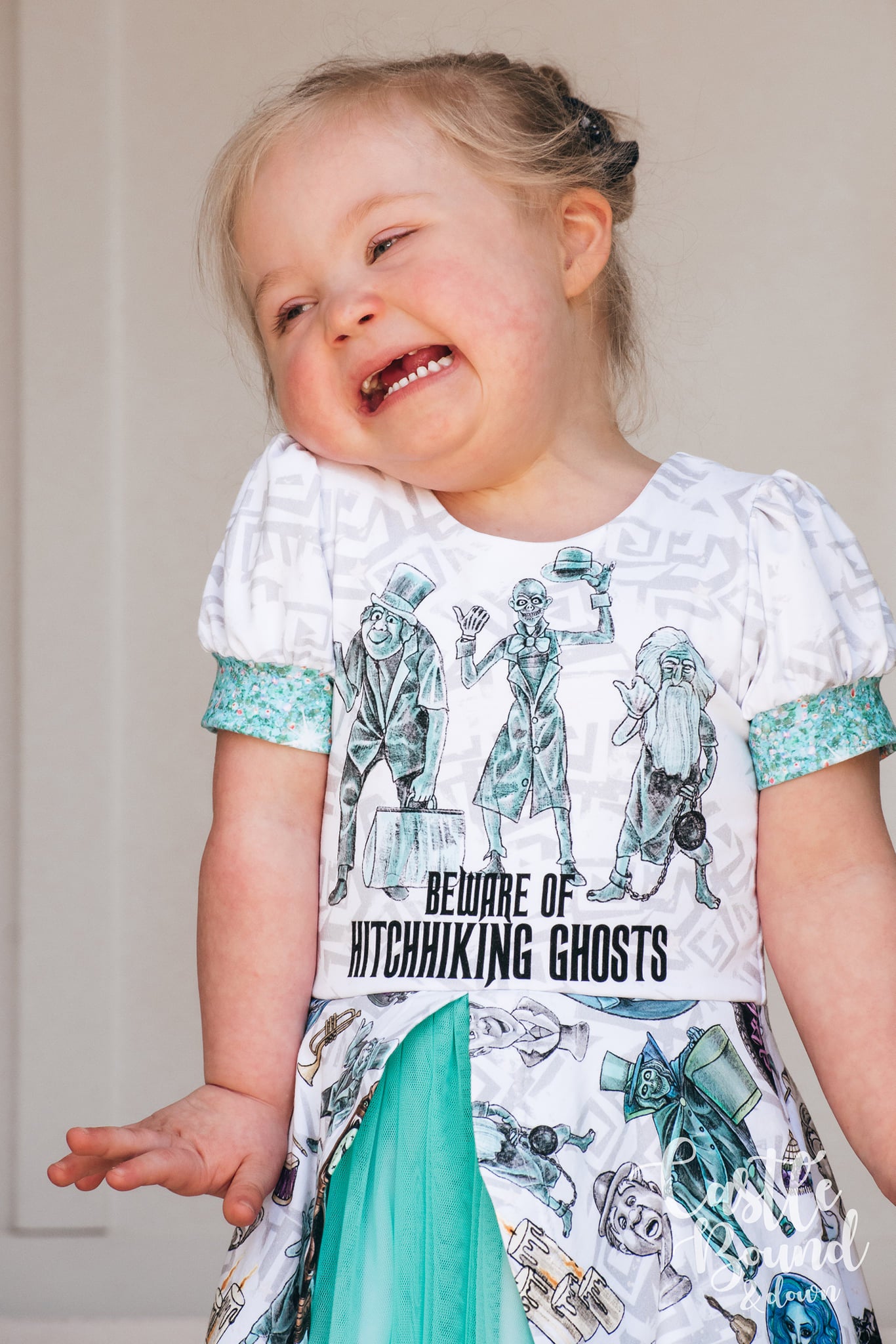 R95 Pre-Order Grim Grinning Ghosts - Panel - KID - White