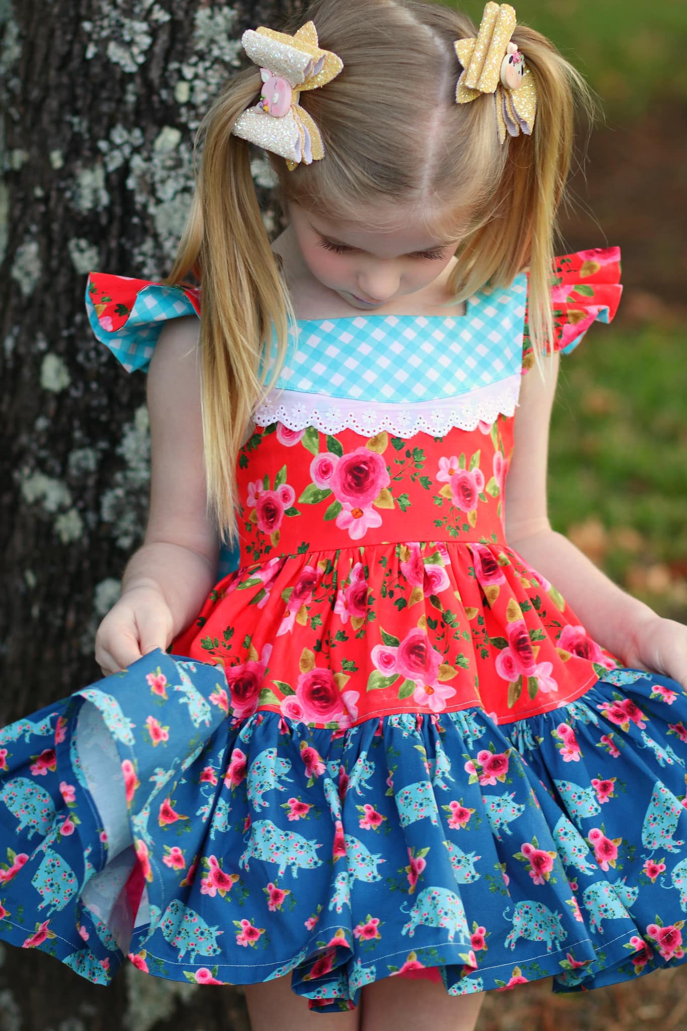 R112 Pre-Order Country Roads - Red Floral