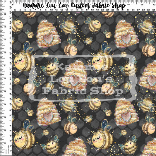 R116 Pre-Order: Queen Bee - Black Hive Toss